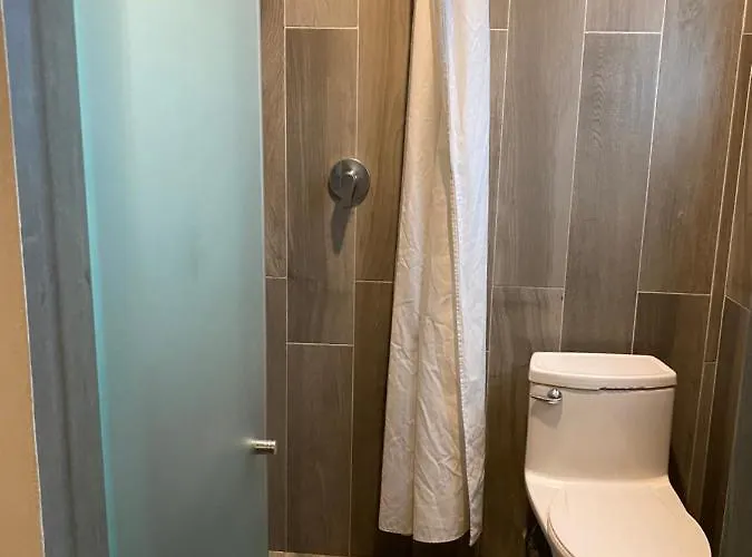 Miramar Hotel *