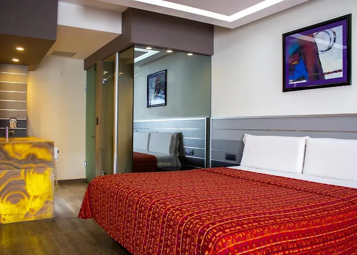 Miramar Hotel *